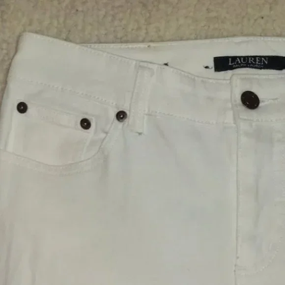 Lauren-Ralph Lauren Ladie's white denim Jeans in size 4 , 29" Waist - Picture 6 of 8